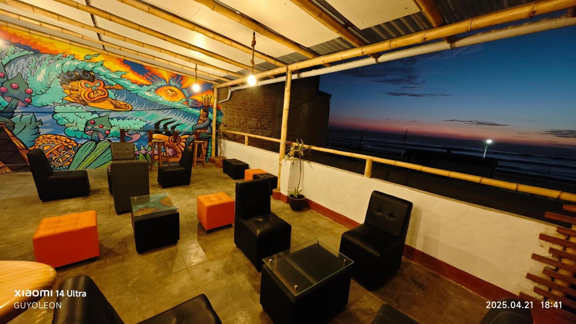 Yellow House Huanchaco Exterior photo